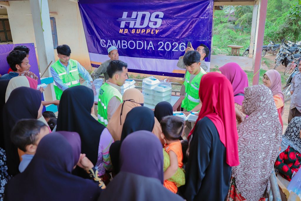 Food Pack Distribution for 3 pax (Cambodia)